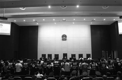 江苏扫黑除恶第一案：团伙霸占食堂威逼管委会掏25万