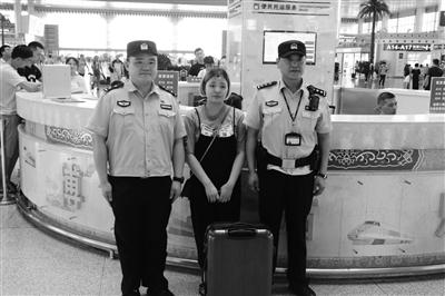 行李失而复得,乘客非常激动。