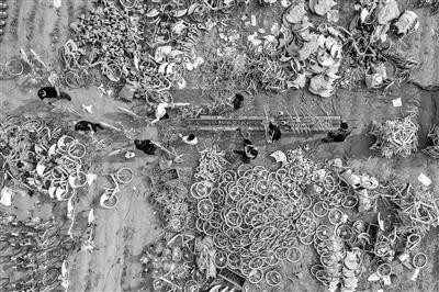 无处安放！摄影师用照片记录共享单车尴尬境地