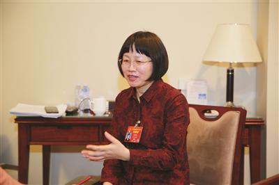 全国人大代表吉桂凤