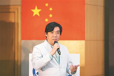 项目参与人、南京大学天文学院教授李志远 (张 宣摄)