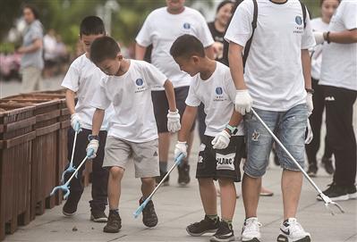 拾荒者联盟:跑步捡垃圾 他们引领“公益+健身”潮流