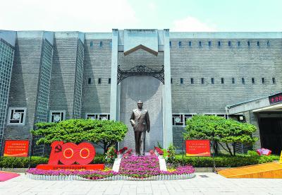 庆祝建党100周年主题景观。