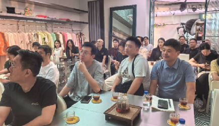 &nbsp;▲ 活动现场座无虚席，传统文化在交流中变得可亲可感