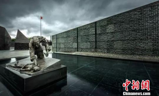 吴为山拟将《南京大屠杀组雕》创作稿捐给南京