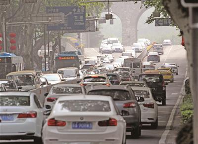 组合拳治堵成果显著 南京拥堵排名从全国12位降至31位