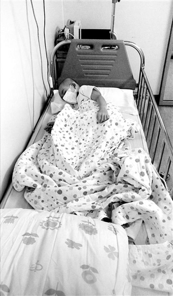 “熊猫血”女童患病 12名志愿者伸援手