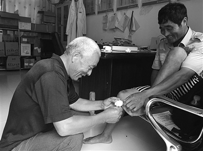 村医坚守小岛半个世纪:渔民离不开我 我也离不开村民