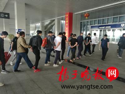 微信群里的小广告商,发现了更大的“商机”