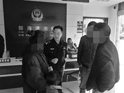 民警耐心劝导,女子打消轻生念头。