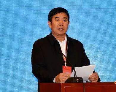 “人前假装清廉，人后贪婪放纵”的厅官获刑17年