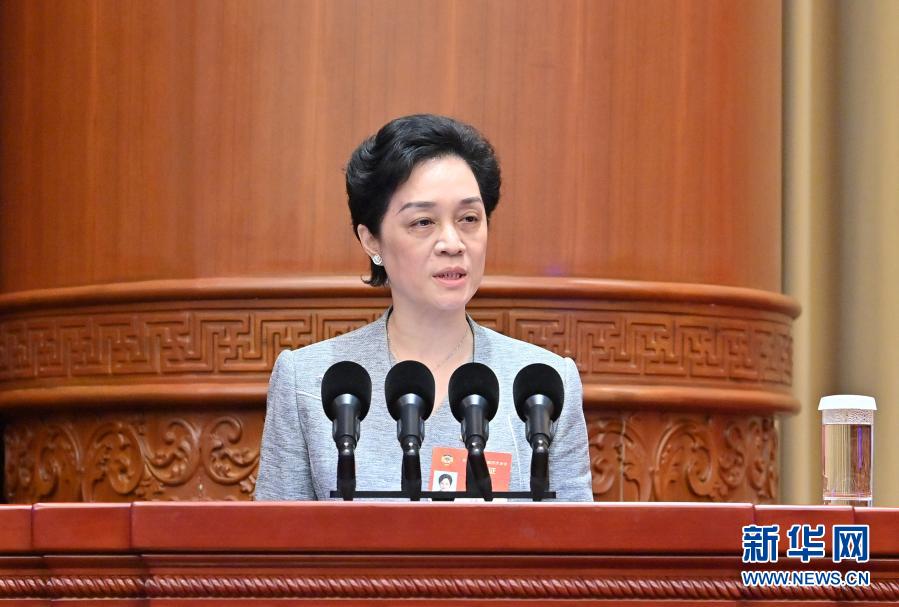 3月8日,全国政协十三届四次会议举行视频会议。12名委员作大会发言。这是在主会场,陶凯元委员代表民进中央作大会发言。