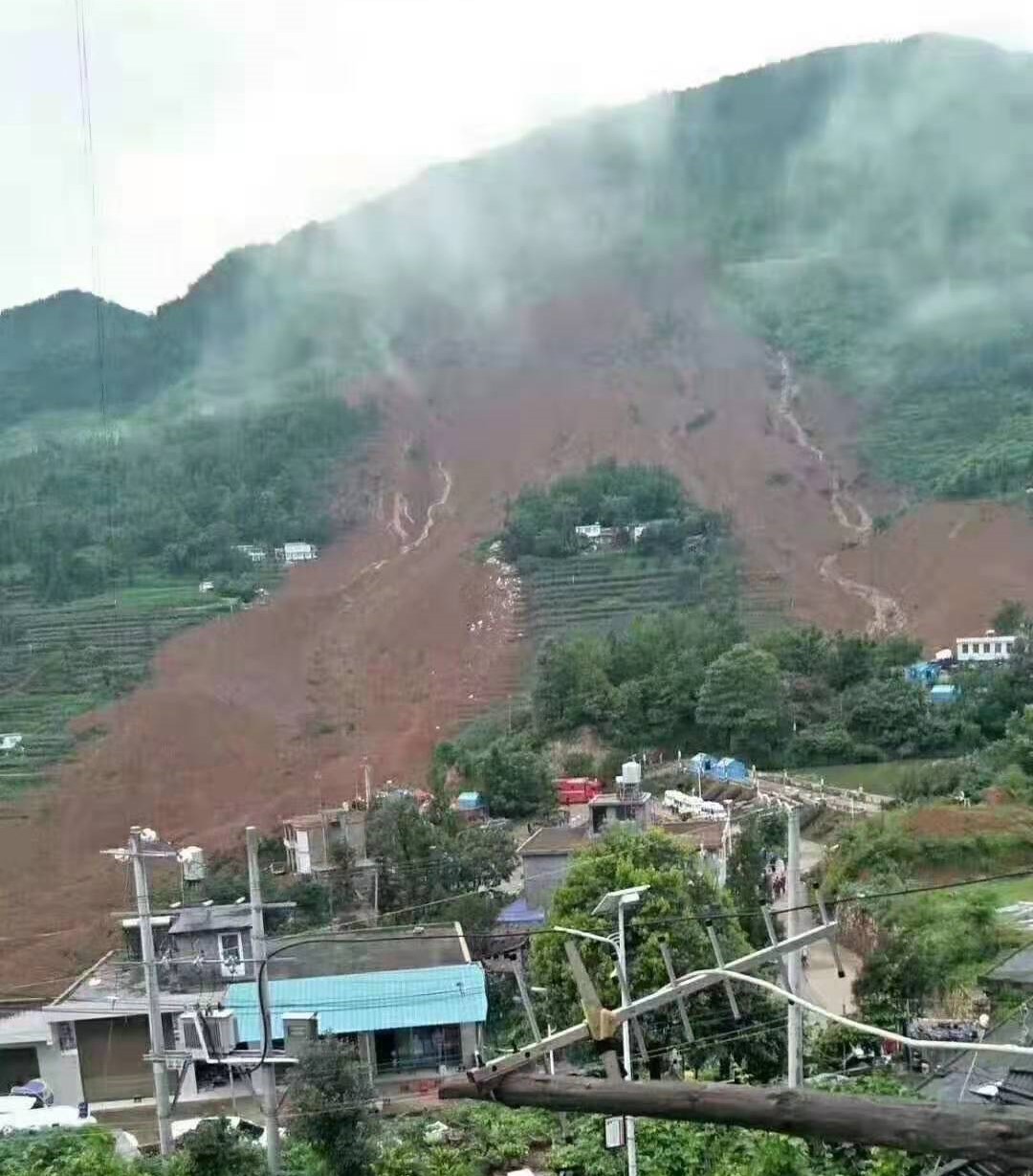 贵州水城山体滑坡13人遇难 现场堰塞湖已被清理