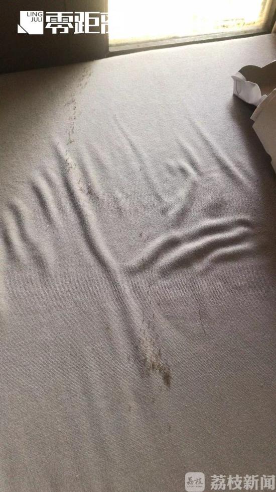 女子预订的海外连锁酒店 咋成了农村在建旅馆？