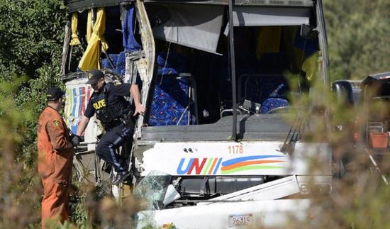 加拿大大巴事故已致1人身亡1人伤情危急3人伤势严重