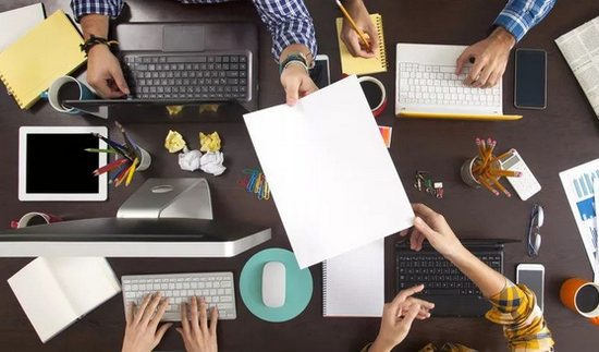 “标配人生”就是工作稳定、有房有车？你同意吗