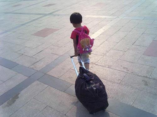 3名14岁少女离家出走 深夜要住宾馆被拒