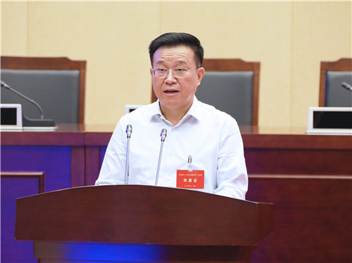 夏春胜作关于《江苏省粮食流通条例(草案)》的说明