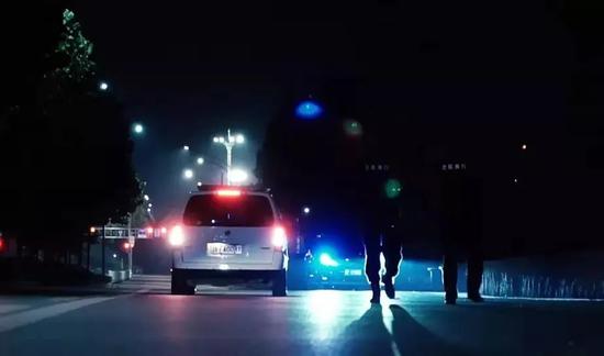 涉黑业主别墅被查封：警方爆破打开藏七百多万现金密室