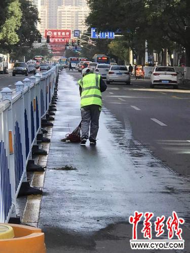 环卫工人。@nuo/摄
