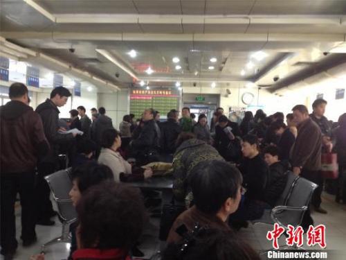 小区业主卖房时联合涨价是否违法？涉嫌扰乱市场吗