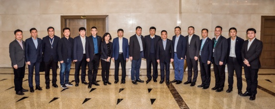(苏宁易购总裁侯恩龙率队出访海信)