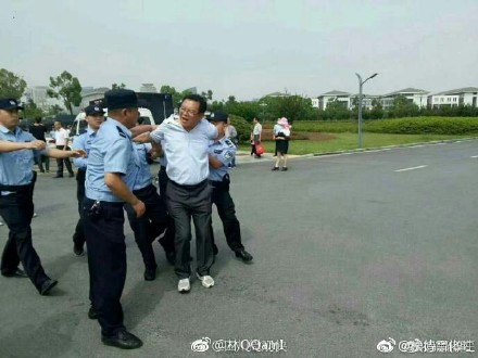 安徽六安教师集体维权遭警方殴打?官方回应