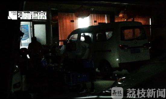 光明乳业送奶工为何遭强制“压奶”？有人不满遭斥责