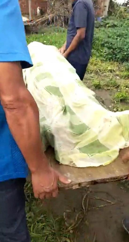 如东一女子携刚出生不久的孩子跳河 母子双亡