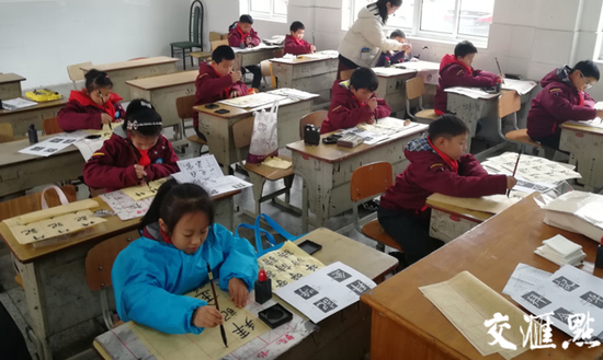 图为南京市栖霞区试点学校社团活动。