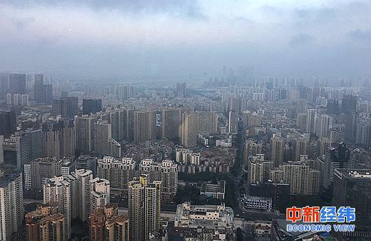 资料图:深圳一处楼群。 中新经纬董湘依摄