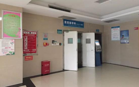 6月3日,永州市中心医院重症监护病房。新京报记者陶若谷摄