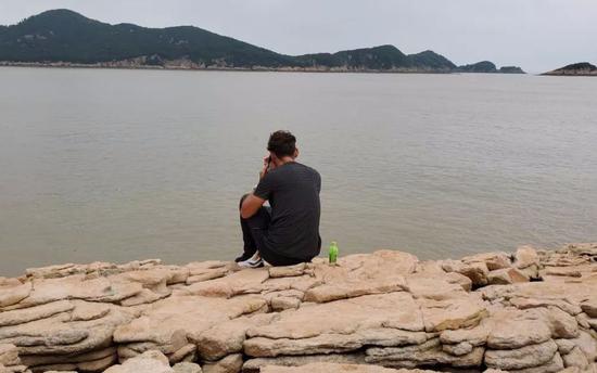 9岁女童和两名租客最后的夏天