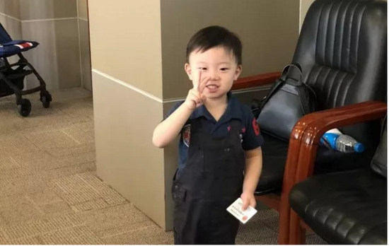 江苏首批港澳台居民居住证发放 15名港澳台胞落户苏州