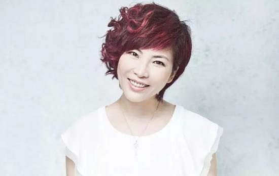 网传“女主持600万生日灯光秀” 回应：三点不属实