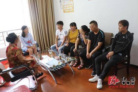 妇女被拐近20年与家人团聚：忍受丈夫经常酒后家暴