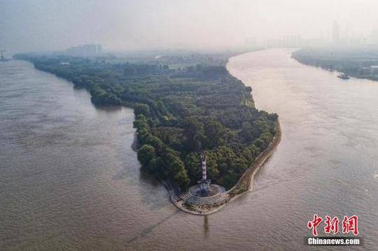 资料图:航拍南京江心洲洲头。 中新社记者 泱波 摄