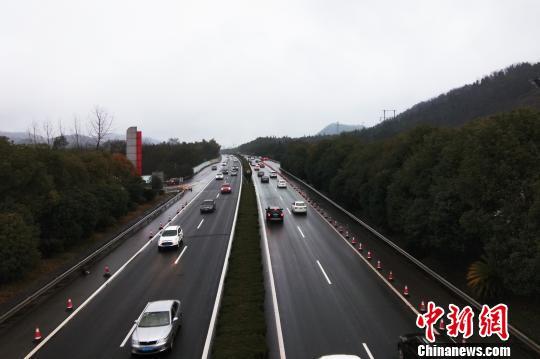 资料图:沪昆高速昌金段。