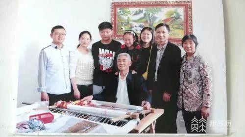 全国人大代表莫元花：针为笔线为墨 巧绣满园春