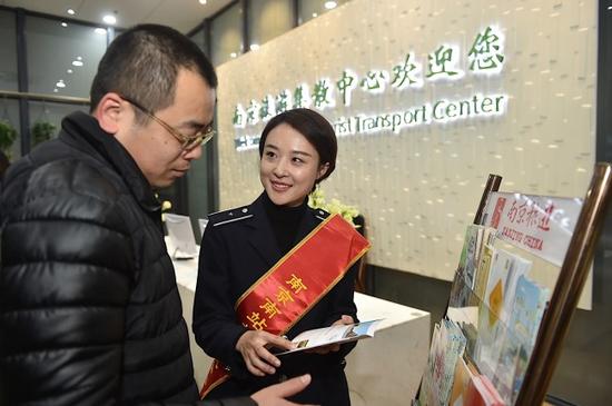南京汽车南站旅游集散中心启用,自由行散客逛