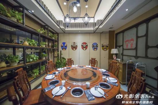 南京这家不务正业的火锅店好吃到丧心病狂!