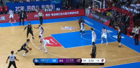 郭士强郭艾伦叔侄吵架上热搜 当教练真的太难了