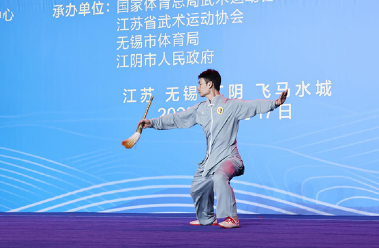 国家“体育运动荣誉奖章”获得者,全国武术冠军、东亚运动会全能冠军、世界冠军马建超——《书韵画意》