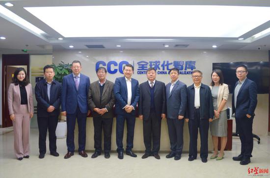 ▲中国高校毕业生职业发展研究与展望 2020 报告发布会参会专家合影
