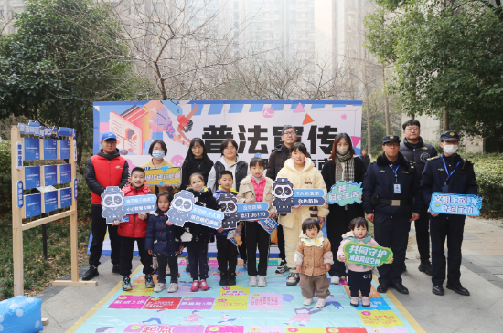 梁溪黄巷：法治集市热闹出摊，暖冬普法深入人心