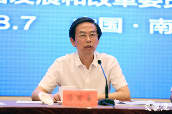 新华网 施汉 摄