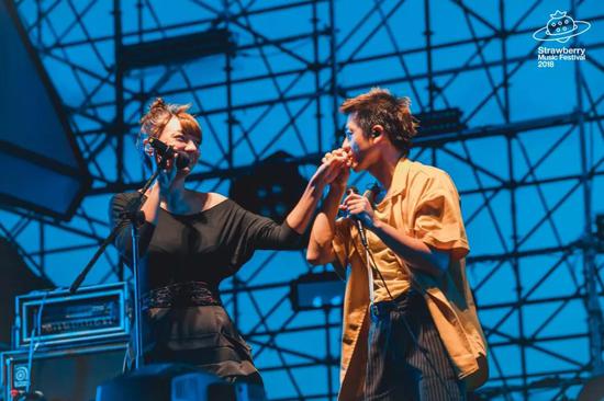 自山川湖海,却囿于昼夜厨房与爱。邂逅东台西