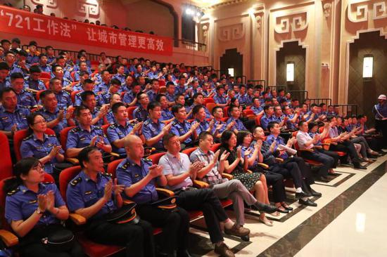 缅怀烈士精神 城管执法队伍开展追忆任克明同志系列活动