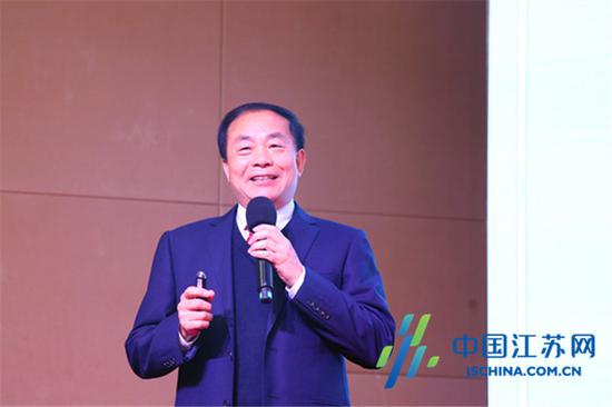 教育部教育装备研究与发展中心综合实践教育专家组成员杨春良演讲