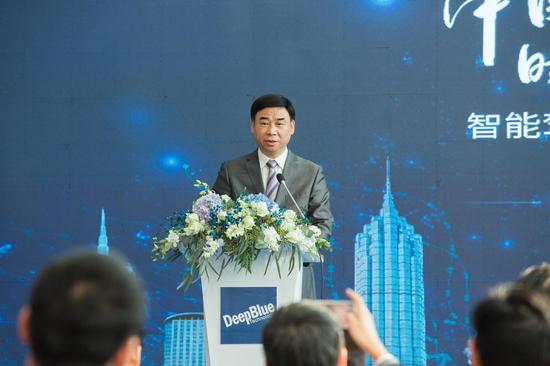 常州科教城党工委副书记管委会副主任 陆金林在进行主题发言